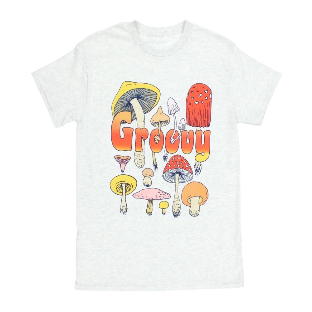 Gildan NWT Groovy Mushroom Graphic Vintage Retro Vibes Throwback Crewneck Tee